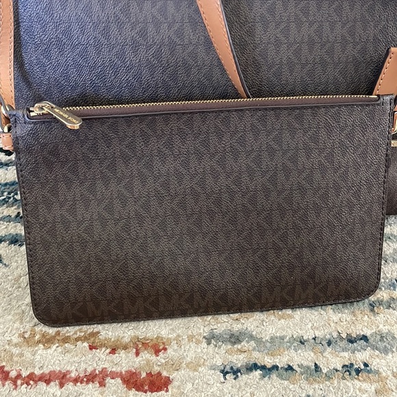 Michael Kors Tote Bag - Picture 2 of 6